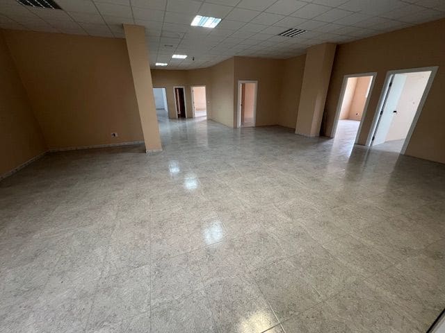 Local Commercial à vendre à Las Palmas de Gran Canaria - 220 000 € (Ref: 9834754)
