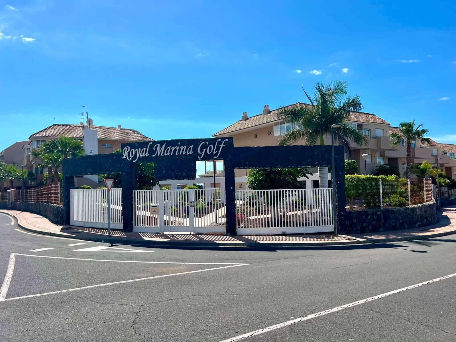 2 bedroom Flat for sale in Amarilla Golf with pool garage - € 327,075 (Ref: 9835255)