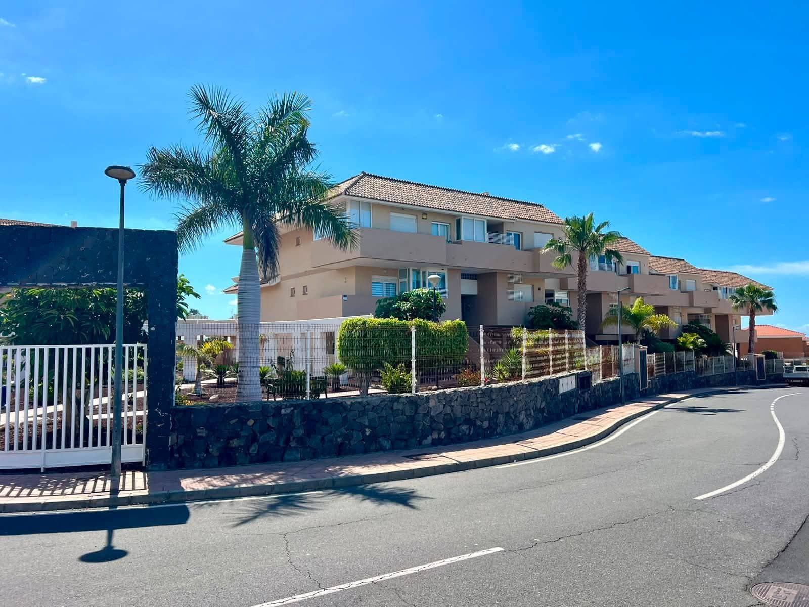 2 bedroom Flat for sale in Amarilla Golf with pool garage - € 327,075 (Ref: 9835255)