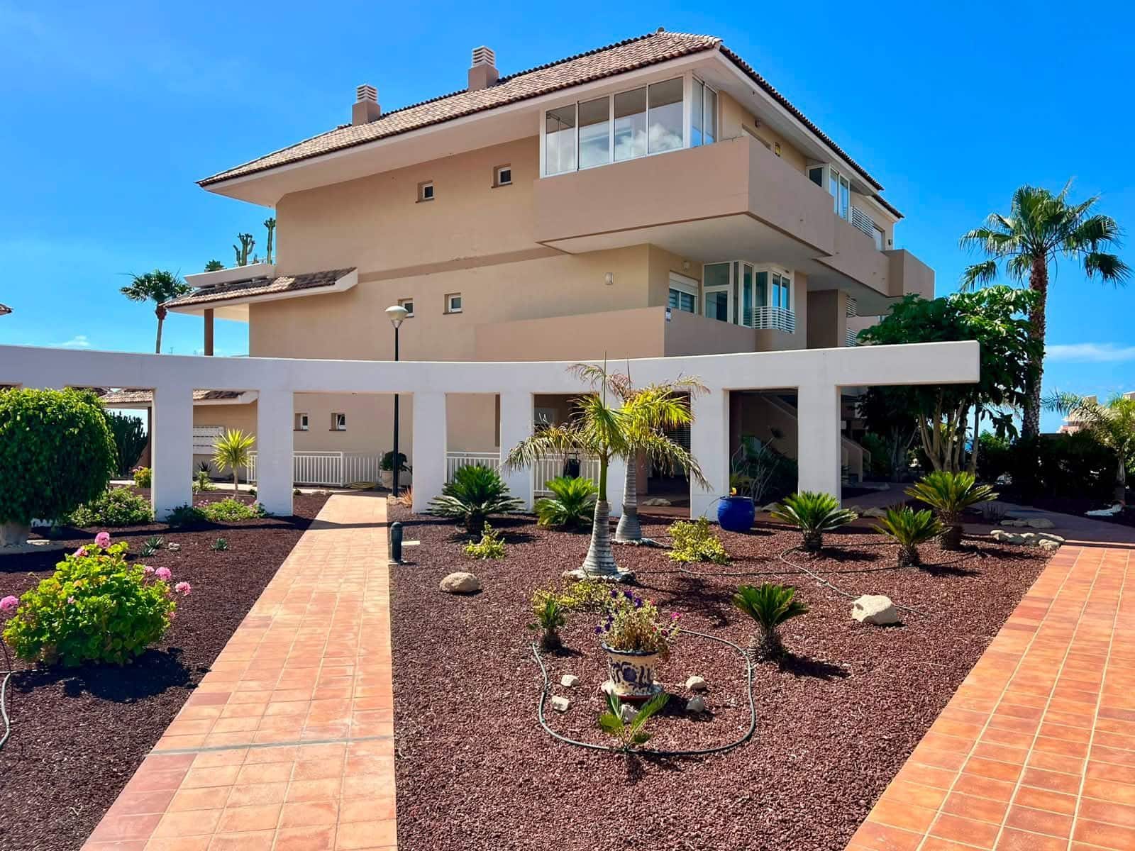 2 bedroom Flat for sale in Amarilla Golf with pool garage - € 327,075 (Ref: 9835255)