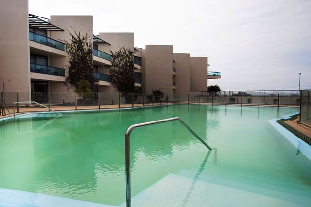Casa de 3 habitaciones en El Cotillo, La Oliva en venta con piscina - 307.170 € (Ref: 9844923)
