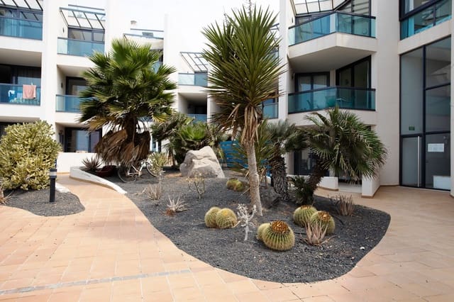 Casa de 3 habitaciones en El Cotillo, La Oliva en venta con piscina - 307.170 € (Ref: 9844923)