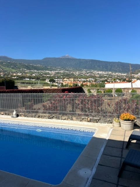 3 bedroom Villa for sale in La Orotava with pool garage - € 898,000 (Ref: 9866549)