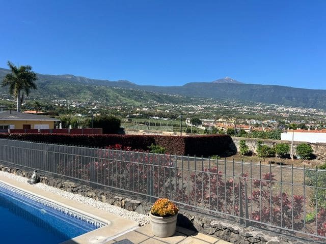 3 bedroom Villa for sale in La Orotava with pool garage - € 898,000 (Ref: 9866549)