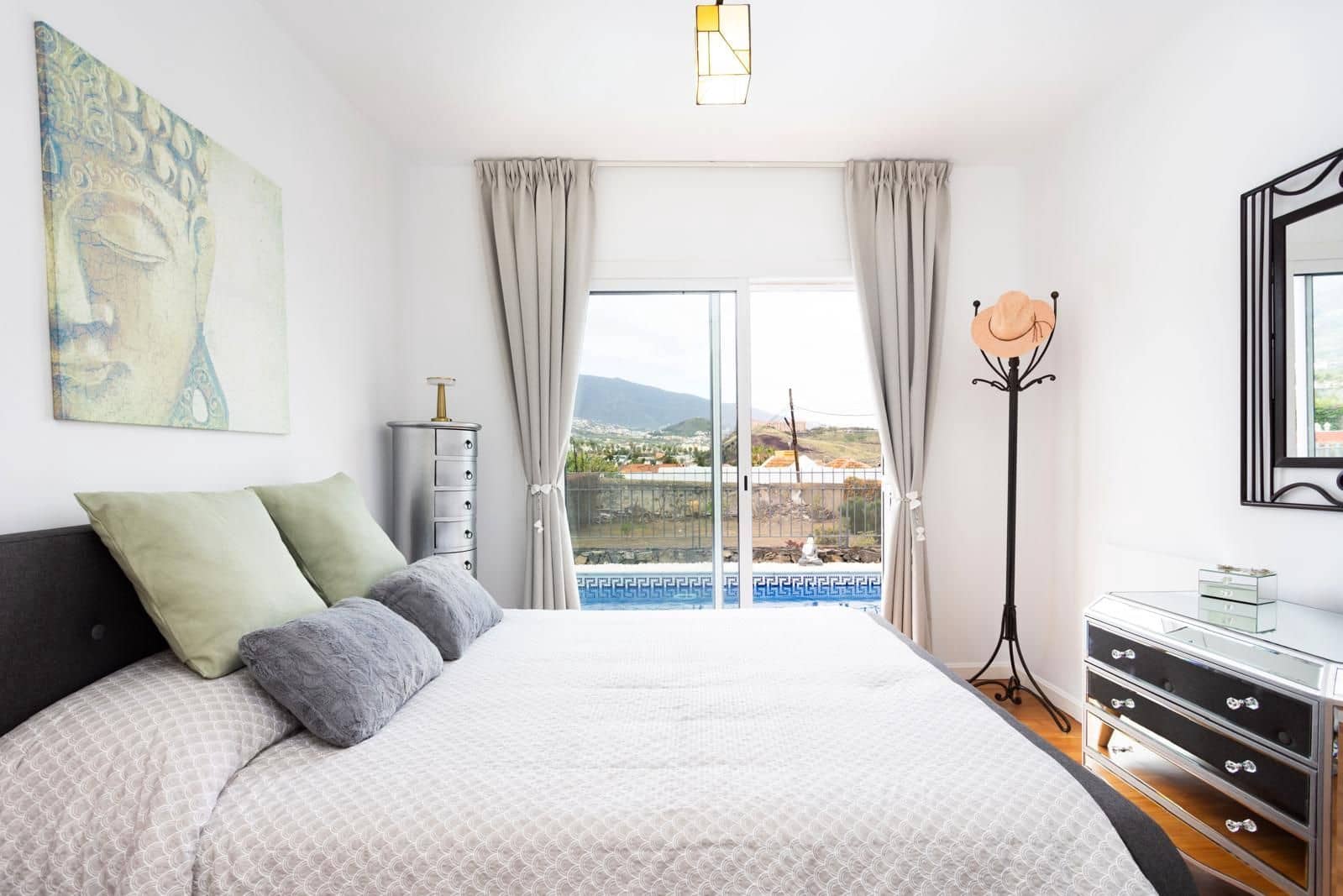 3 bedroom Villa for sale in La Orotava with pool garage - € 898,000 (Ref: 9866549)
