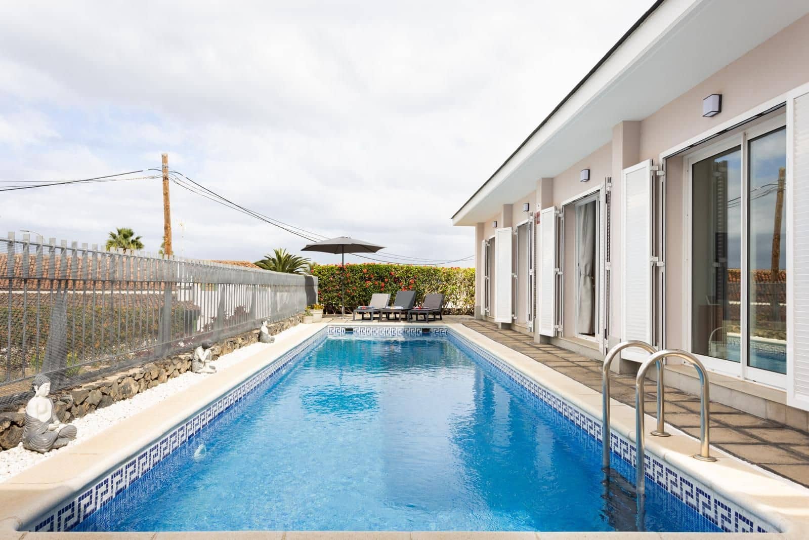 3 bedroom Villa for sale in La Orotava with pool garage - € 898,000 (Ref: 9866549)