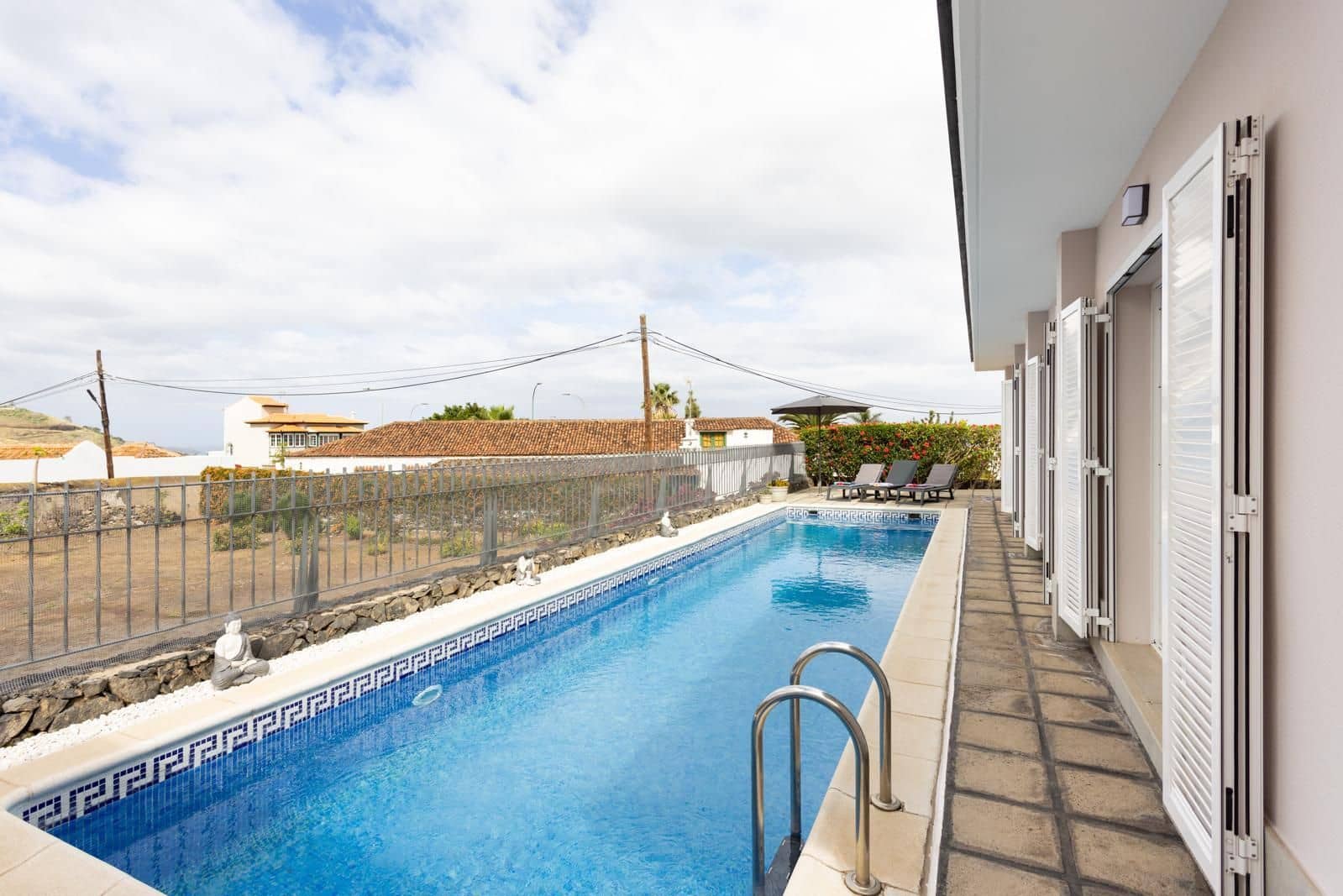 3 bedroom Villa for sale in La Orotava with pool garage - € 898,000 (Ref: 9866549)