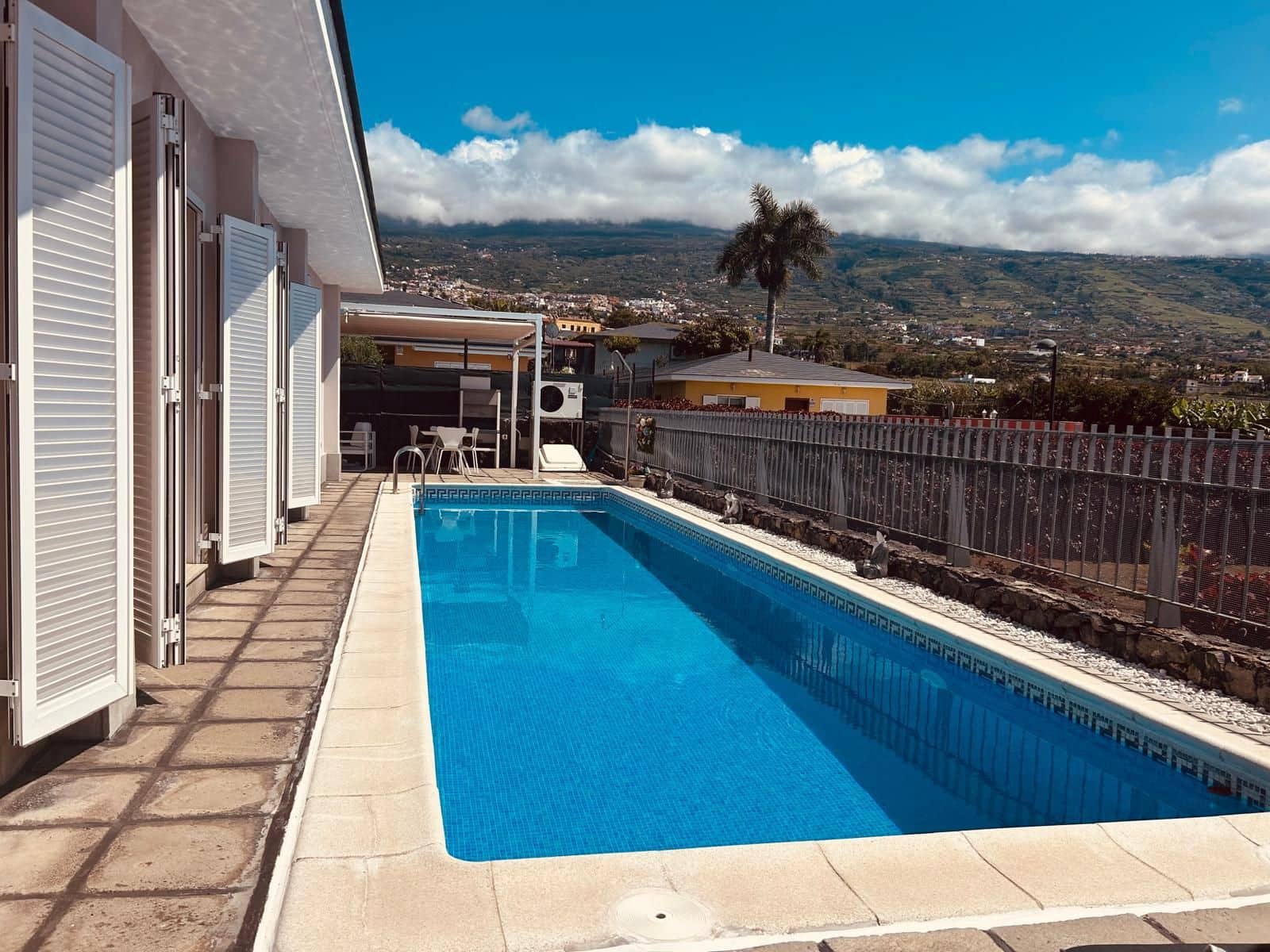 3 bedroom Villa for sale in La Orotava with pool garage - € 898,000 (Ref: 9866549)