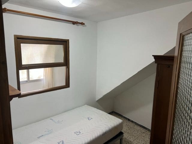 2 bedroom Villa for rent in San Cristobal de La Laguna with garage - € 900 (Ref: 9893725)