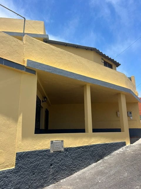 2 bedroom Villa for rent in San Cristobal de La Laguna with garage - € 900 (Ref: 9893725)