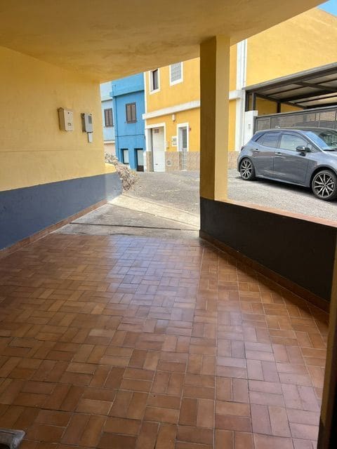 2 bedroom Villa for rent in San Cristobal de La Laguna with garage - € 900 (Ref: 9893725)