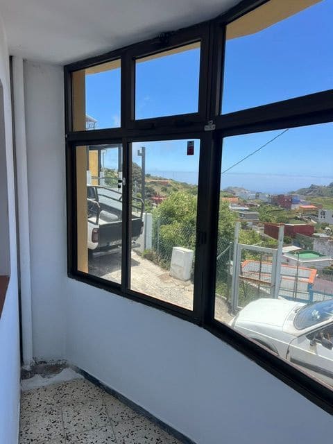 2 bedroom Villa for rent in San Cristobal de La Laguna with garage - € 900 (Ref: 9893725)