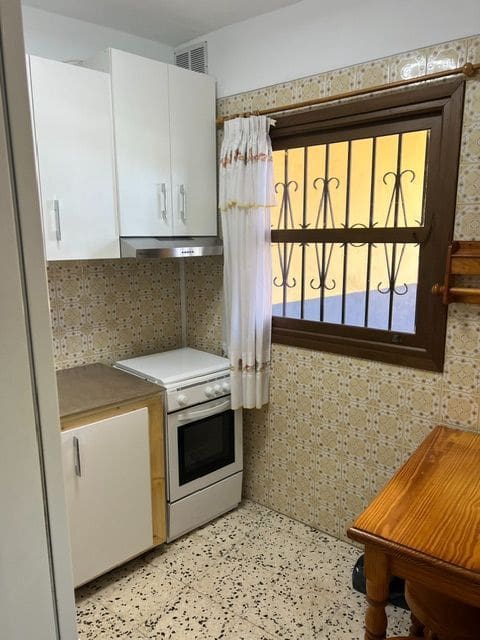 2 bedroom Villa for rent in San Cristobal de La Laguna with garage - € 900 (Ref: 9893725)