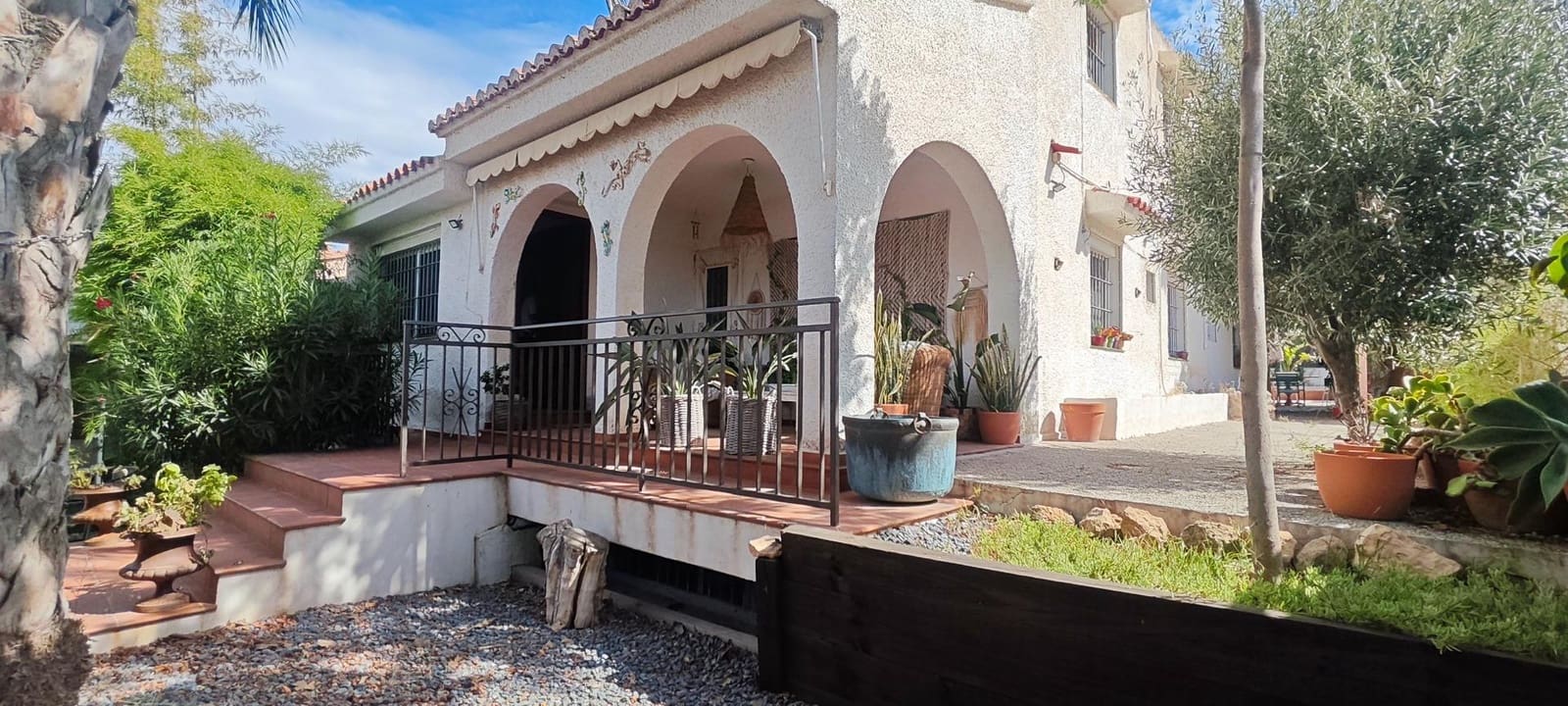 Chalet de 4 habitaciones en Arenales del Sol en venta con piscina garaje - 795.000 € (Ref: 10139768)