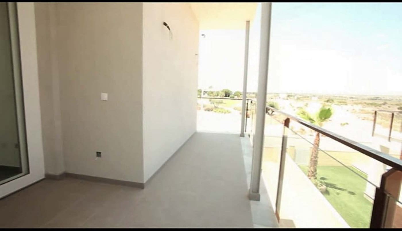 4 bedroom Villa for sale in Gran Alacant with pool - € 615,000 (Ref: 4992436)