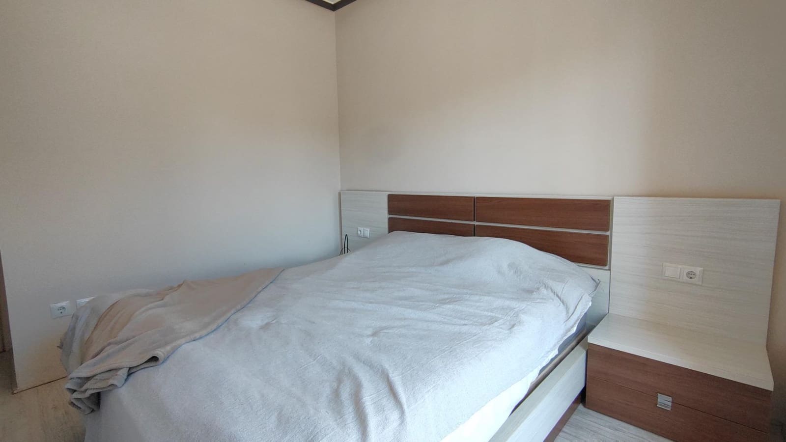 2 soveværelse Bungalow til salg i Arenales del Sol med swimmingpool - € 235.000 (Ref: 9064623)