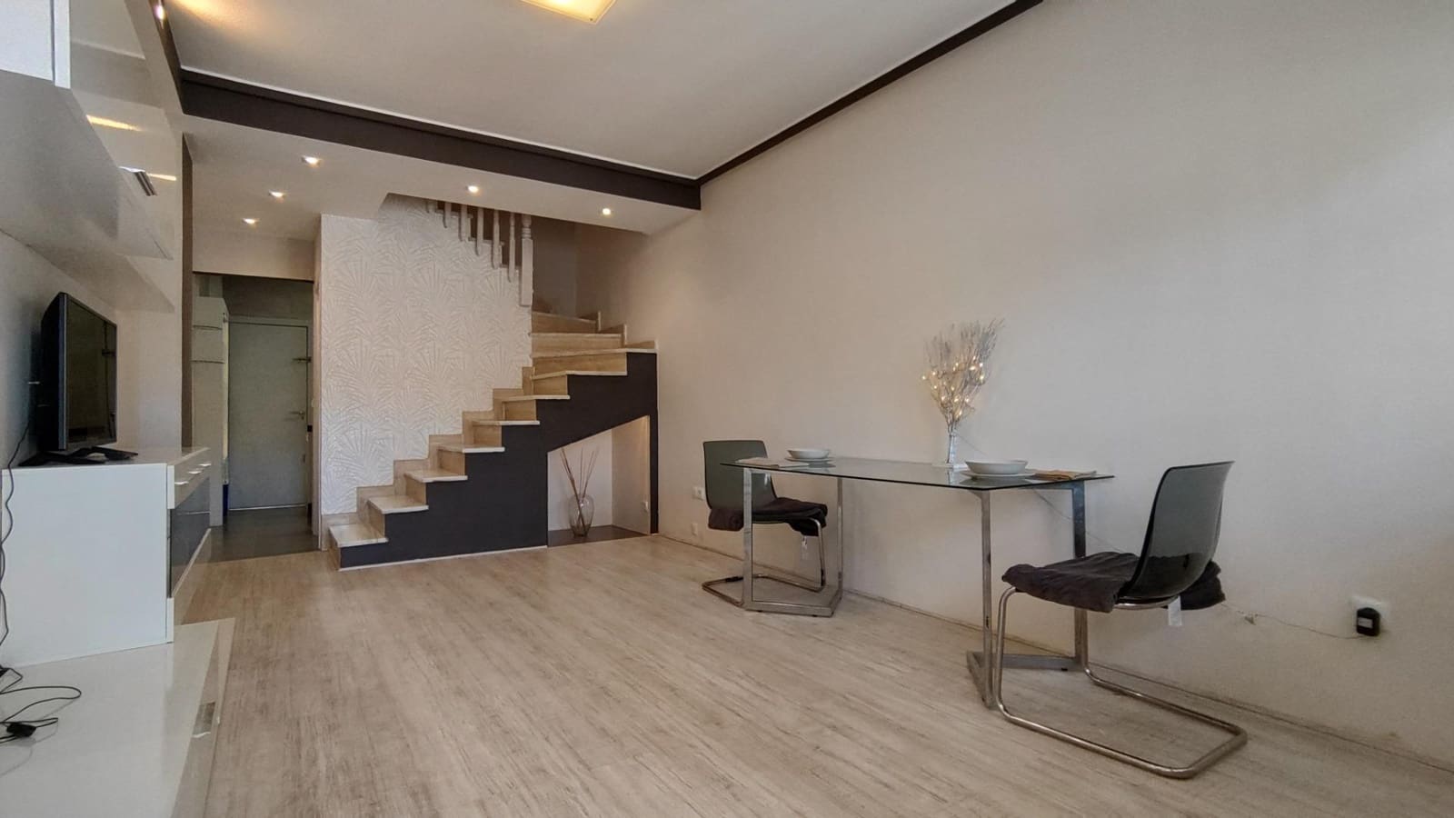 2 soveværelse Bungalow til salg i Arenales del Sol med swimmingpool - € 235.000 (Ref: 9064623)