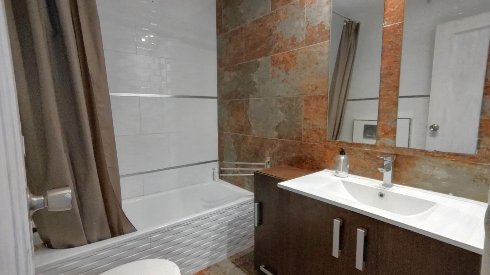 2 soveværelse Bungalow til salg i Arenales del Sol med swimmingpool - € 235.000 (Ref: 9064623)