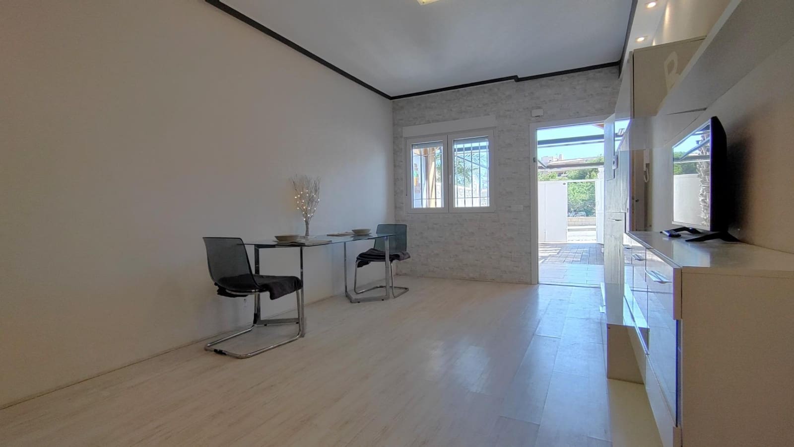 2 soveværelse Bungalow til salg i Arenales del Sol med swimmingpool - € 235.000 (Ref: 9064623)