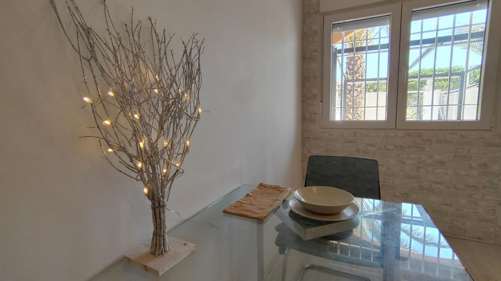 2 soveværelse Bungalow til salg i Arenales del Sol med swimmingpool - € 235.000 (Ref: 9064623)