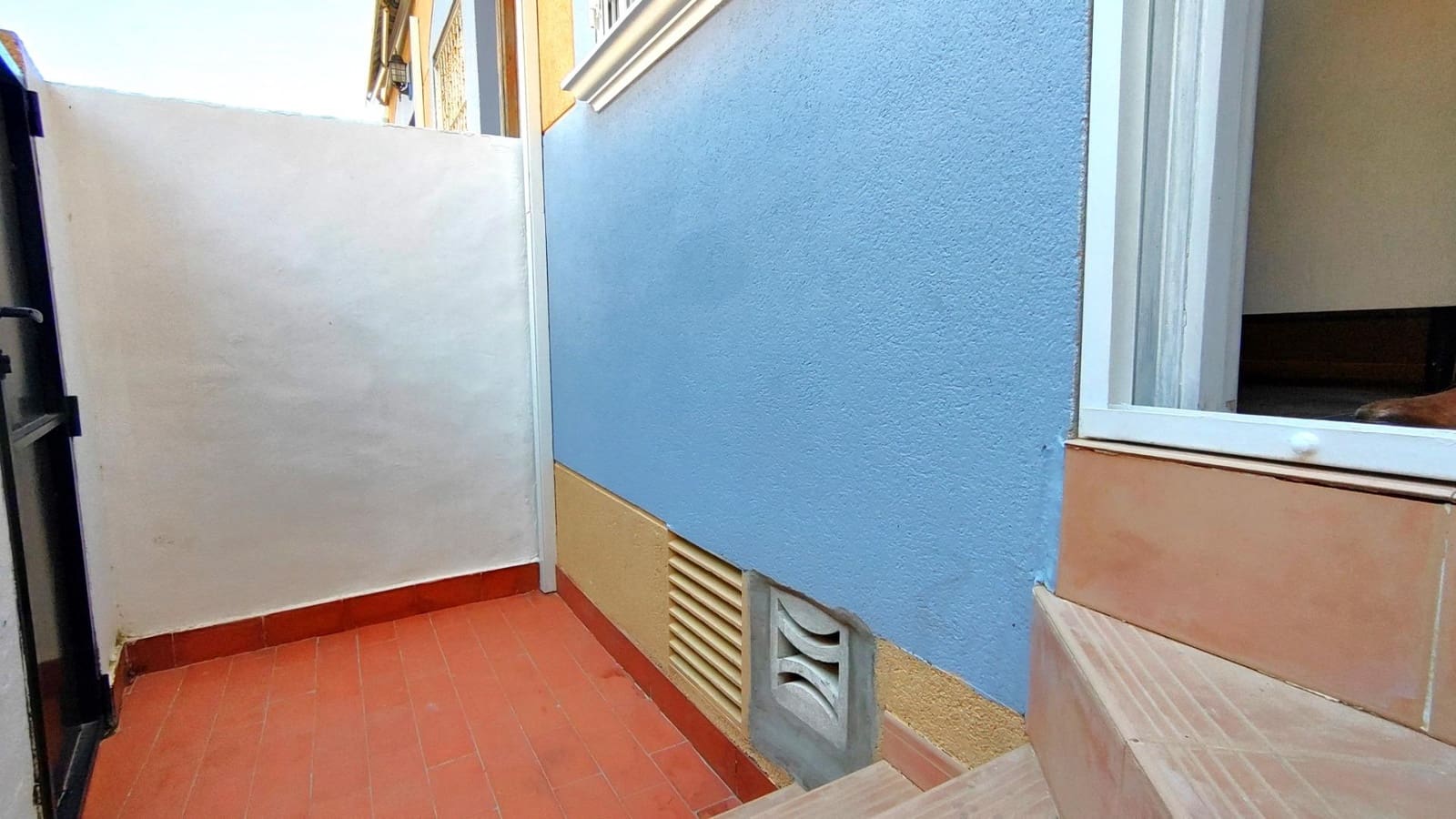 2 soveværelse Bungalow til salg i Arenales del Sol med swimmingpool - € 235.000 (Ref: 9064623)