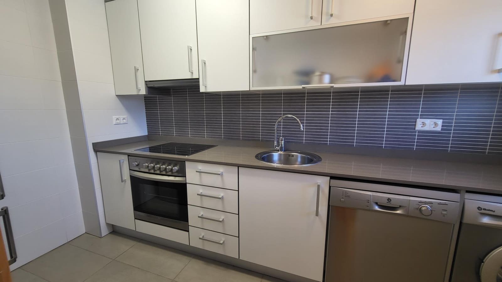 2 soverom Leilighet til salgs i Arenales del Sol med svømmebasseng garasje - € 375 000 (Ref: 9064625)