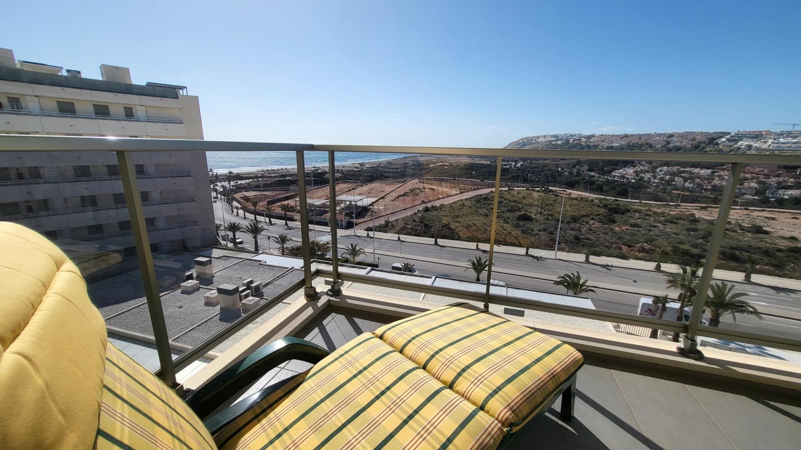 2 soverom Leilighet til salgs i Arenales del Sol med svømmebasseng garasje - € 375 000 (Ref: 9064625)