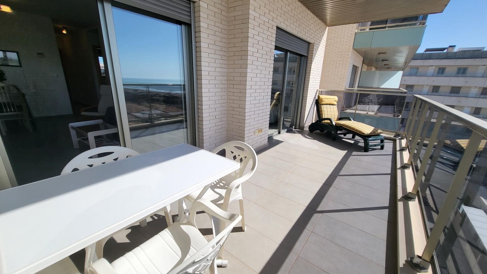 2 soverom Leilighet til salgs i Arenales del Sol med svømmebasseng garasje - € 375 000 (Ref: 9064625)