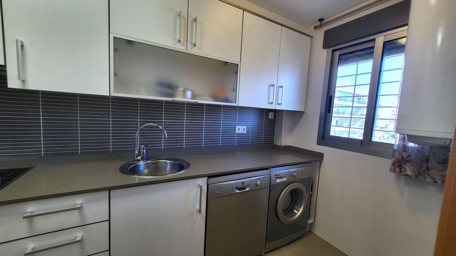 2 bedroom Apartment for sale in Arenales del Sol with pool garage - € 375,000 (Ref: 9064625)