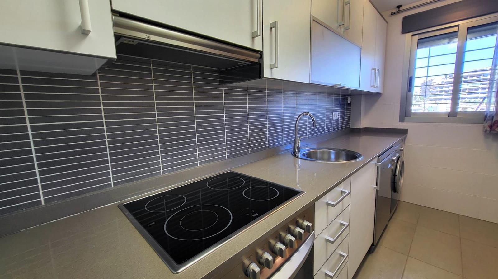 2 bedroom Apartment for sale in Arenales del Sol with pool garage - € 375,000 (Ref: 9064625)