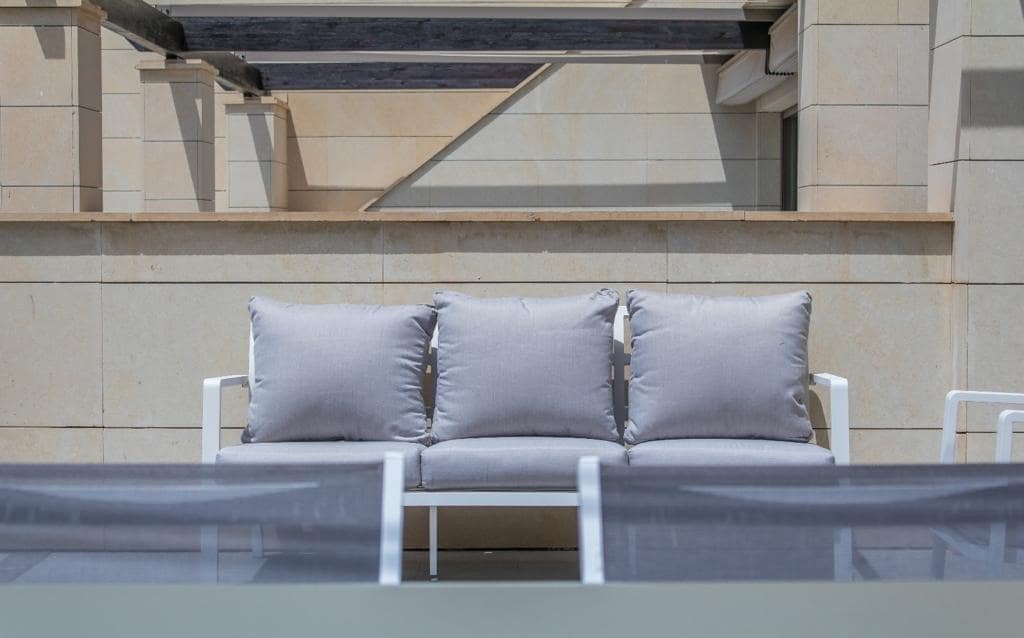 2 slaapkamer Appartement te koop in Arenales del Sol met zwembad garage - € 395.000 (Ref: 9064628)