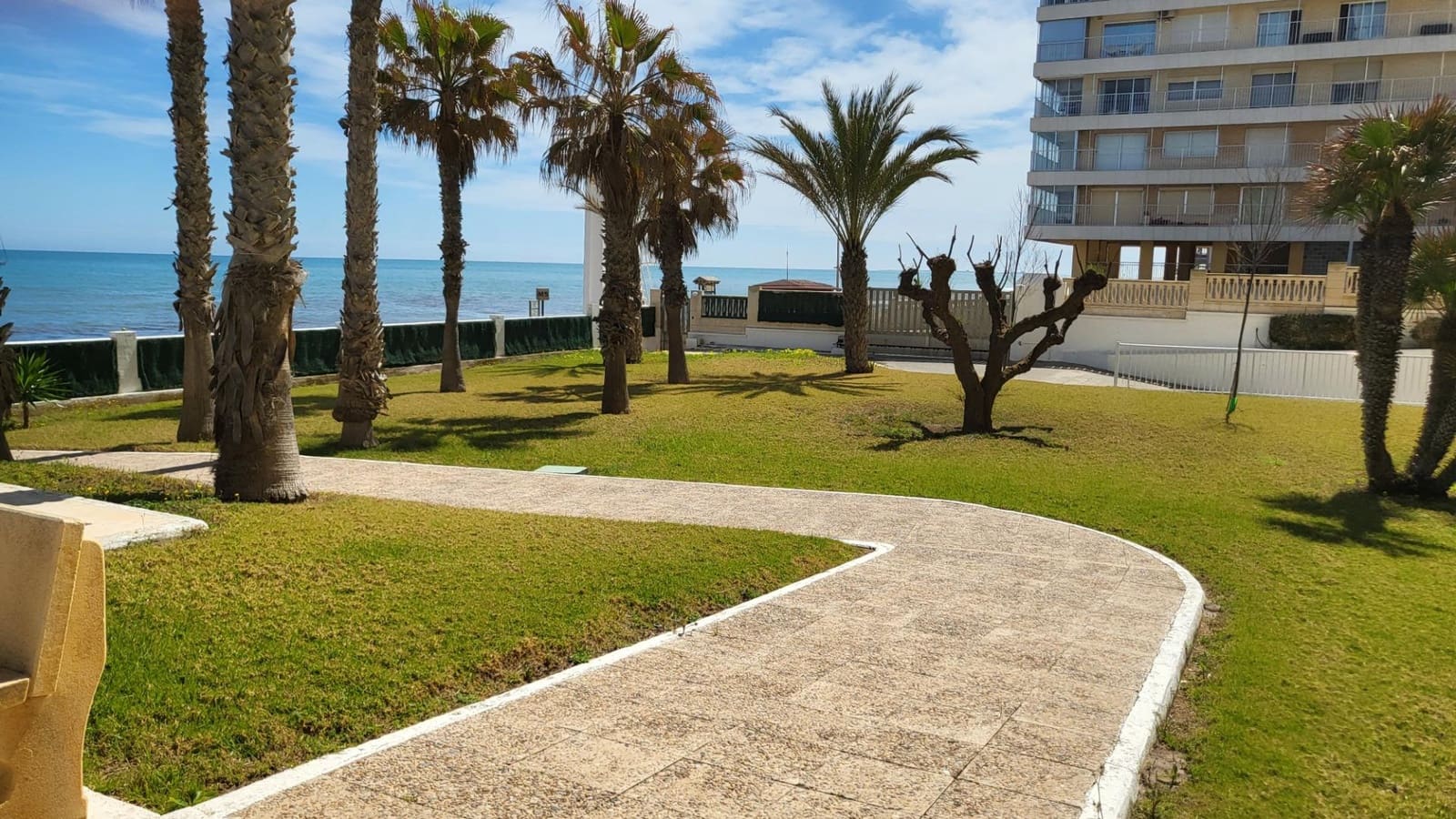 3 quarto Apartamento para venda em Arenales del Sol com piscina garagem - 480 000 € (Ref: 9064631)