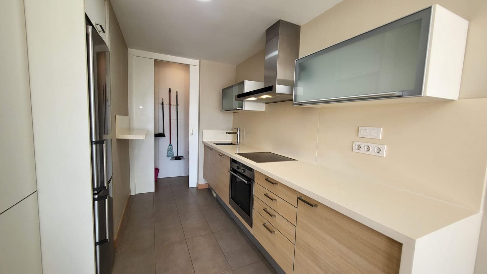 2 soverom Leilighet til salgs i Arenales del Sol med svømmebasseng garasje - € 395 000 (Ref: 9064632)