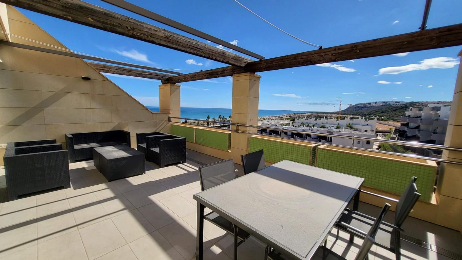 2 soverom Leilighet til salgs i Arenales del Sol med svømmebasseng garasje - € 395 000 (Ref: 9064632)