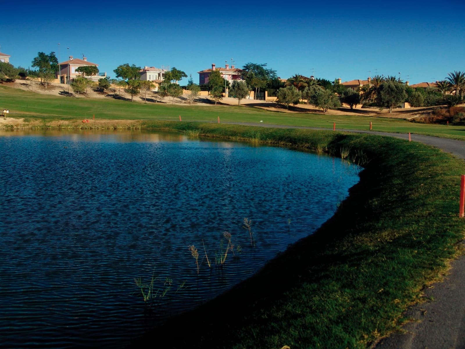 3 makuuhuone Huoneisto myytävänä paikassa Monforte del Cid mukana uima-altaan 
autotalli - 240 000 € (Ref: 9064634)