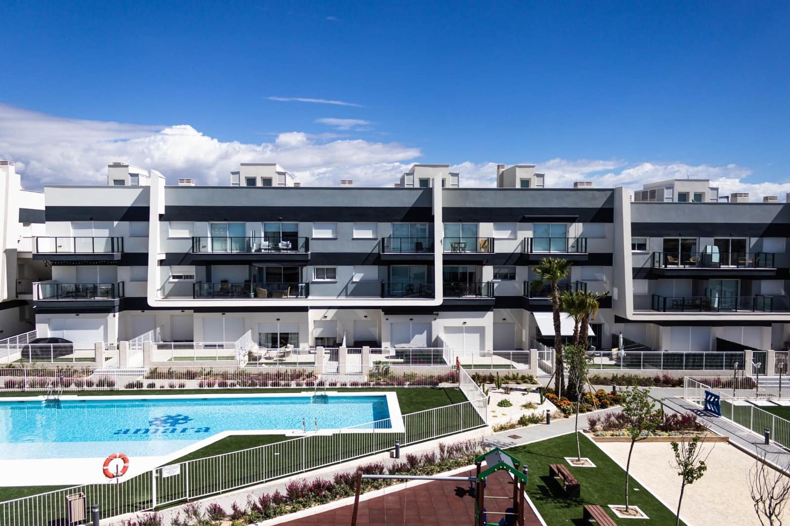 3 soveværelse Lejlighed til salg i Gran Alacant med swimmingpool - € 315.000 (Ref: 9064637)