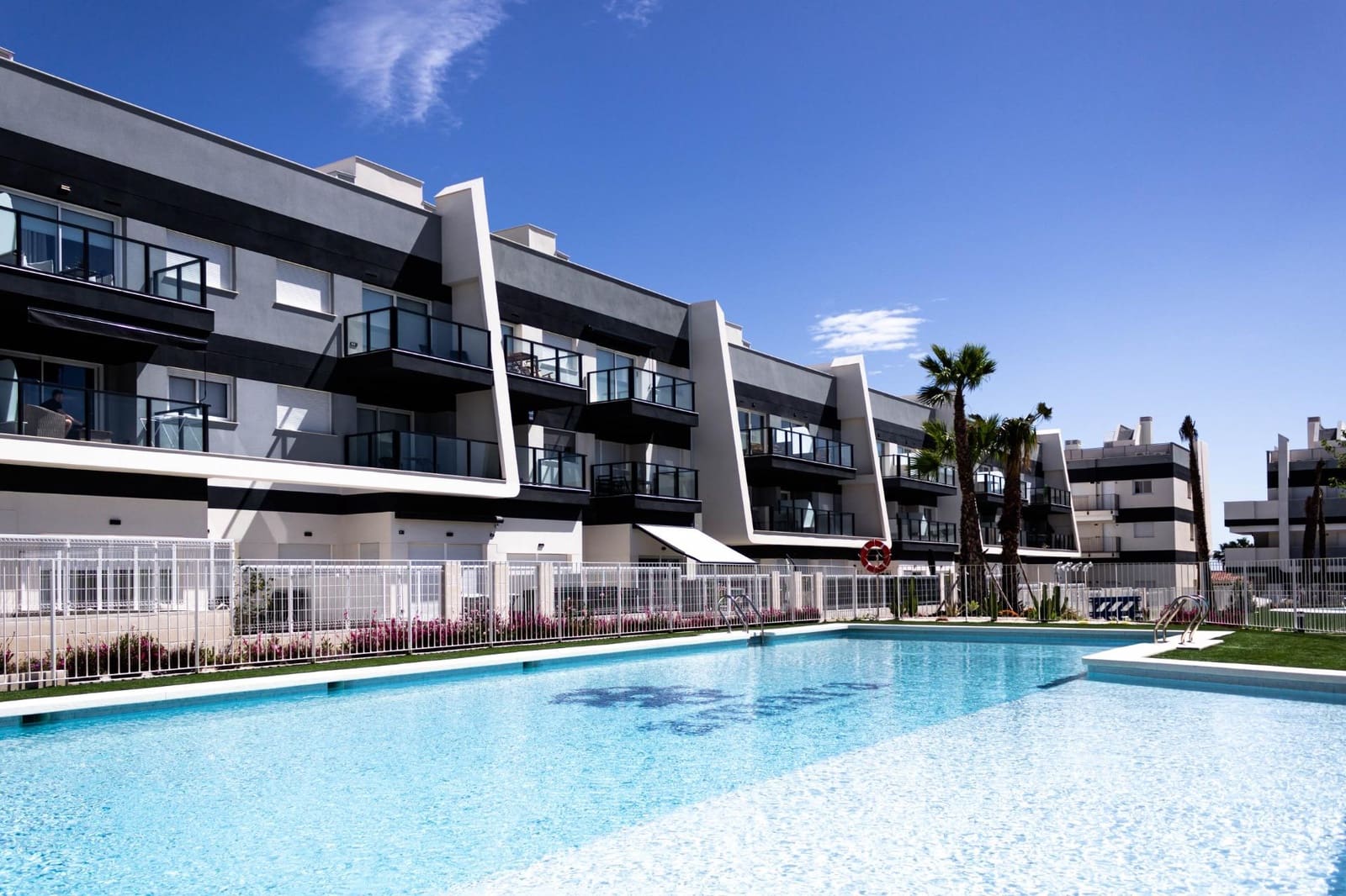 3 soveværelse Lejlighed til salg i Gran Alacant med swimmingpool - € 315.000 (Ref: 9064637)