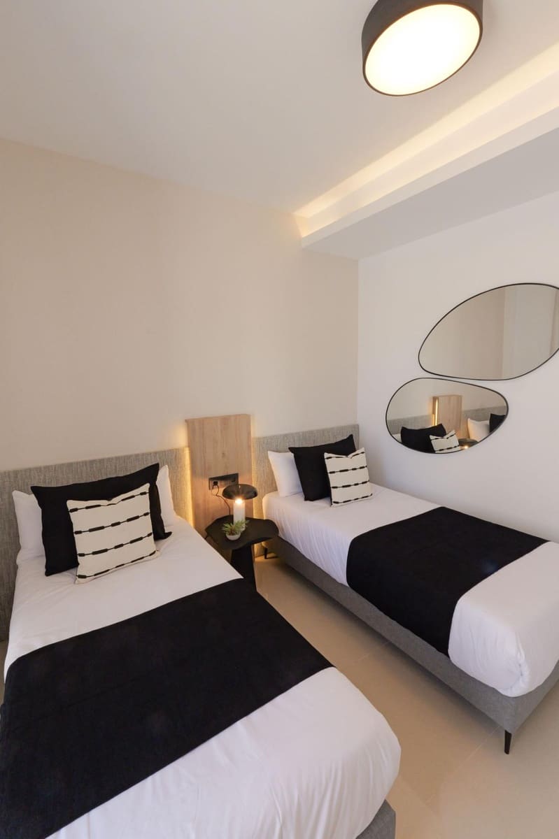 3 soveværelse Villa til salg i Los Alcazares med swimmingpool garage - € 479.951 (Ref: 9064644)