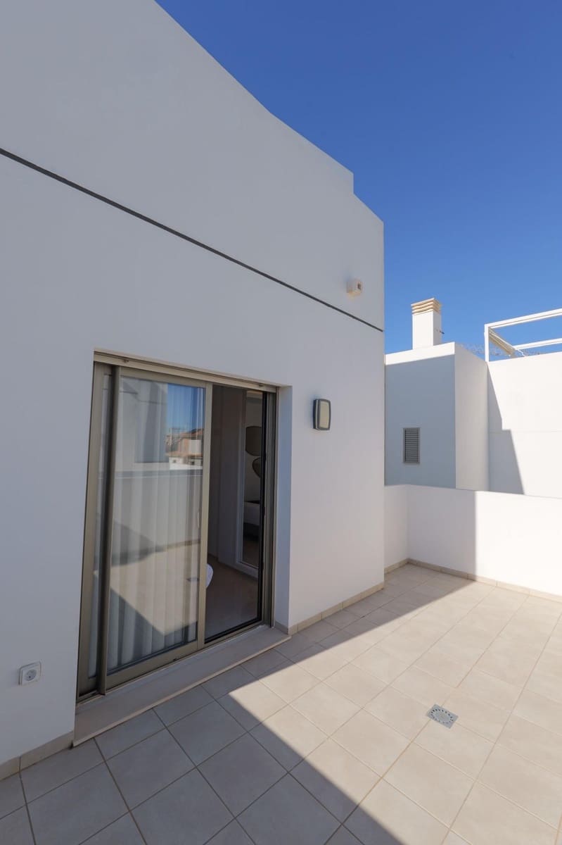 3 slaapkamer Villa te koop in Los Alcazares met zwembad garage - € 479.951 (Ref: 9064644)