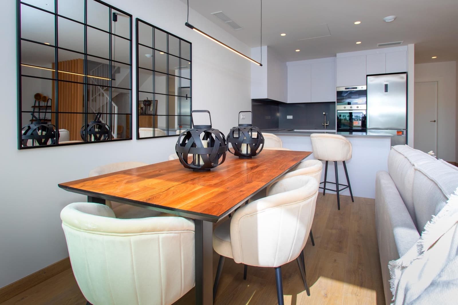 3 soveværelse Bungalow til salg i Monforte del Cid med swimmingpool garage - € 315.000 (Ref: 9096060)