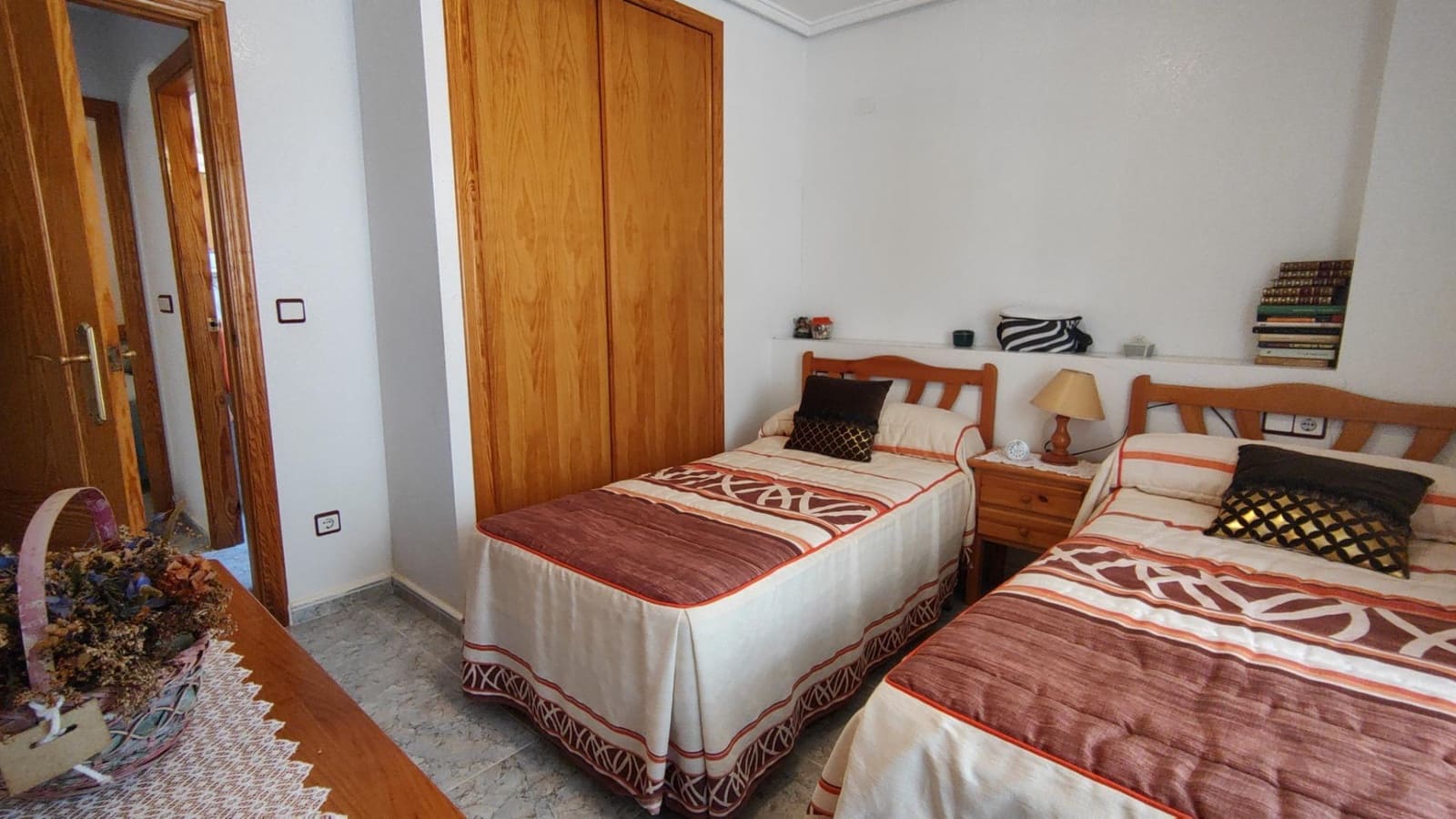 2 soverom Leilighet til salgs i Arenales del Sol med svømmebasseng garasje - € 199 750 (Ref: 9141597)