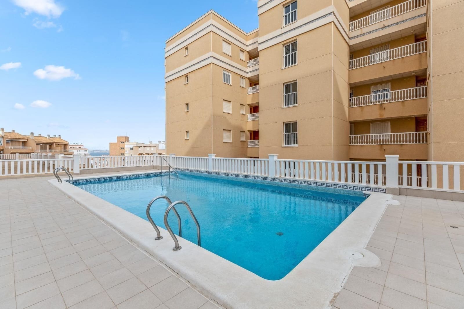 2 quarto Apartamento para venda em Arenales del Sol com piscina garagem - 199 750 € (Ref: 9141597)