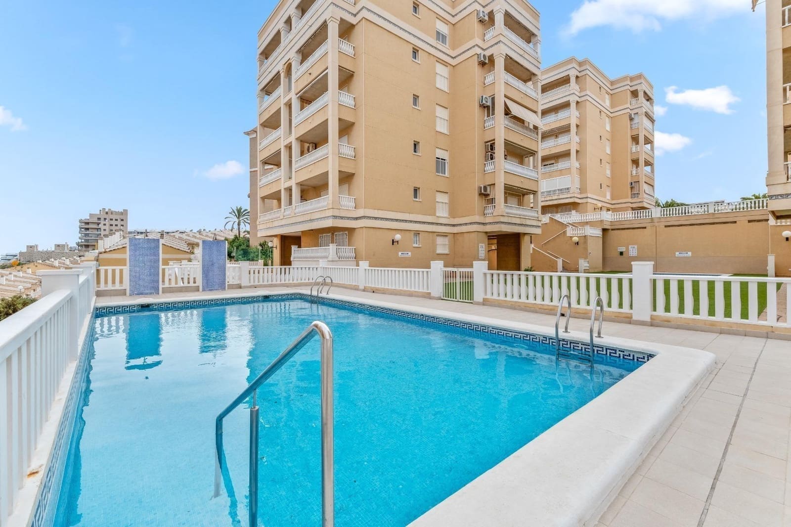 2 quarto Apartamento para venda em Arenales del Sol com piscina garagem - 199 750 € (Ref: 9141597)