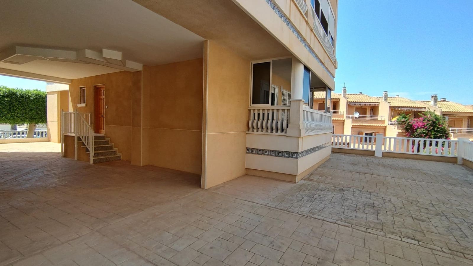 2 quarto Apartamento para venda em Arenales del Sol com piscina garagem - 199 750 € (Ref: 9141597)