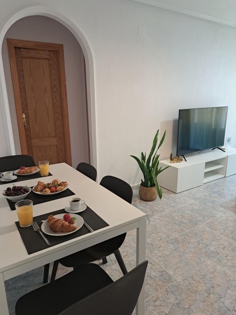 2 slaapkamer Appartement te koop in Arenales del Sol met zwembad garage - € 227.000 (Ref: 9180962)