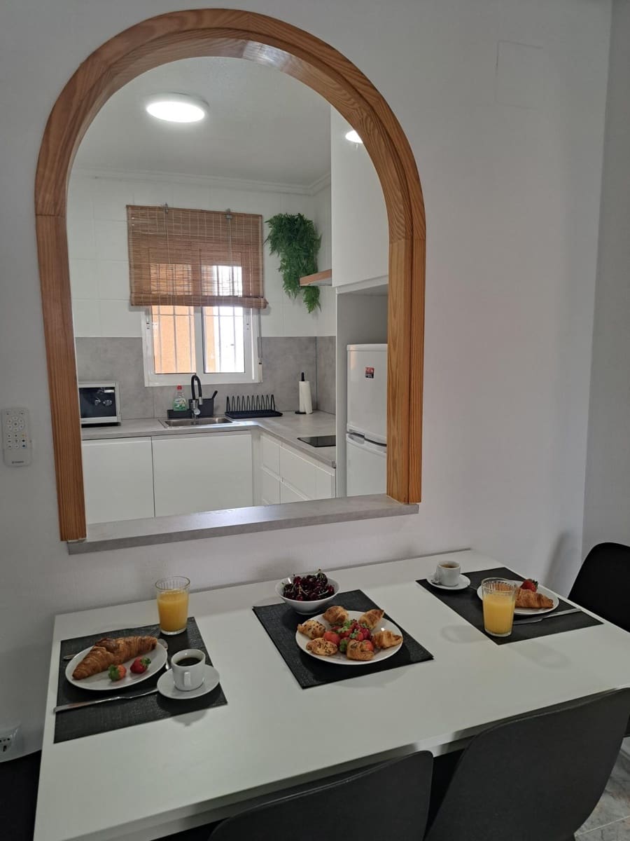 2 slaapkamer Appartement te koop in Arenales del Sol met zwembad garage - € 227.000 (Ref: 9180962)
