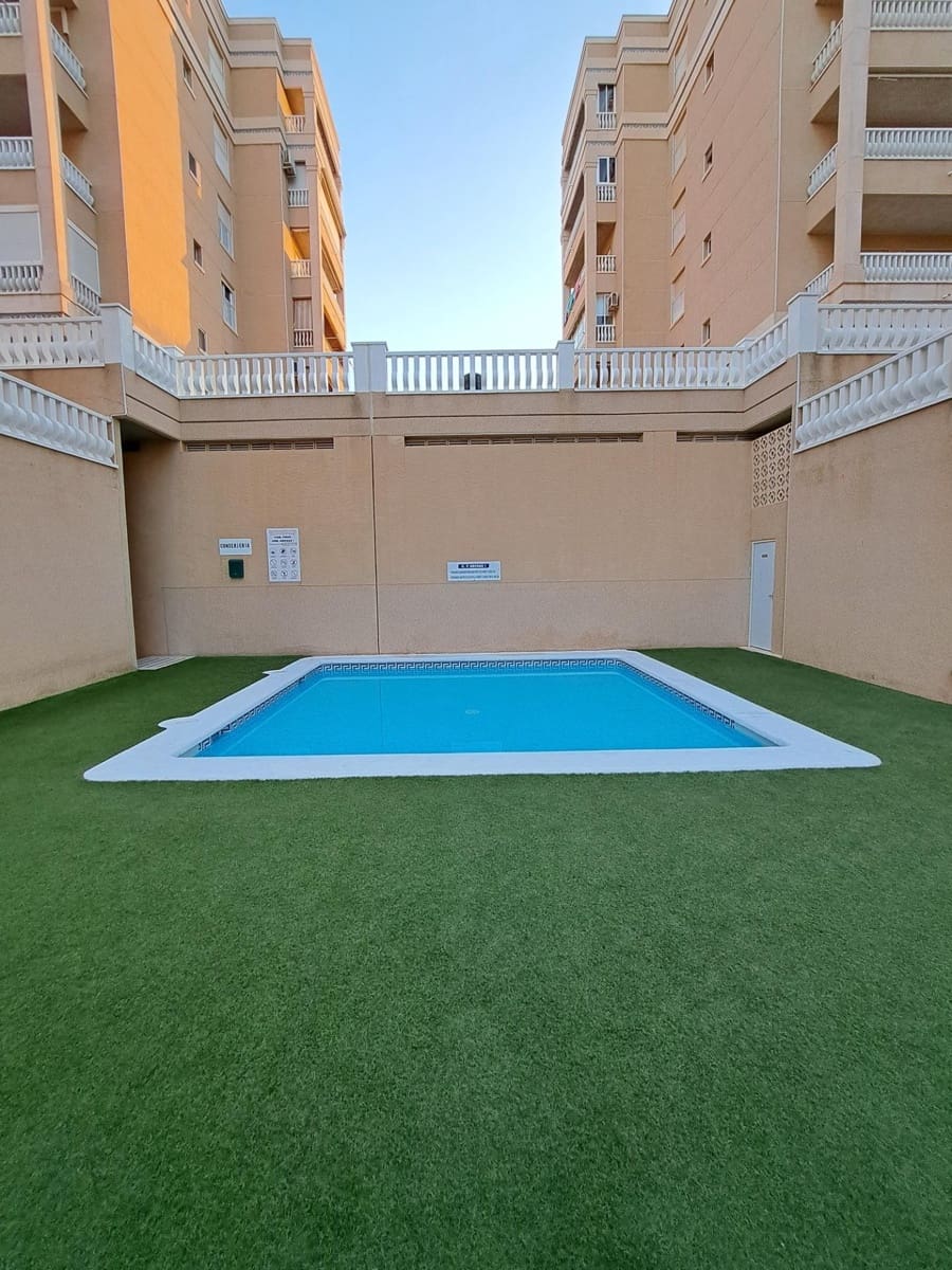 2 slaapkamer Appartement te koop in Arenales del Sol met zwembad garage - € 227.000 (Ref: 9180962)