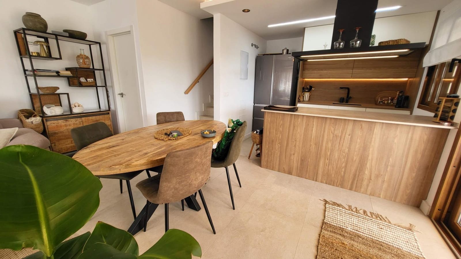 2 soveværelse Lejlighed til salg i Arenales del Sol med swimmingpool - € 340.000 (Ref: 9282225)