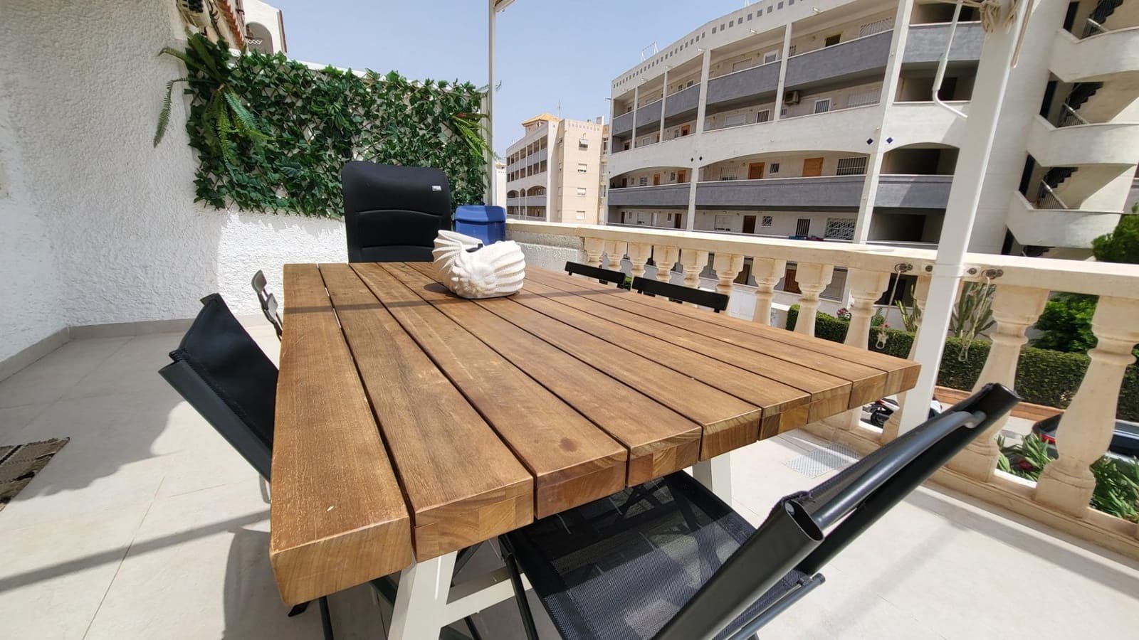 2 soveværelse Lejlighed til salg i Arenales del Sol med swimmingpool - € 340.000 (Ref: 9282225)