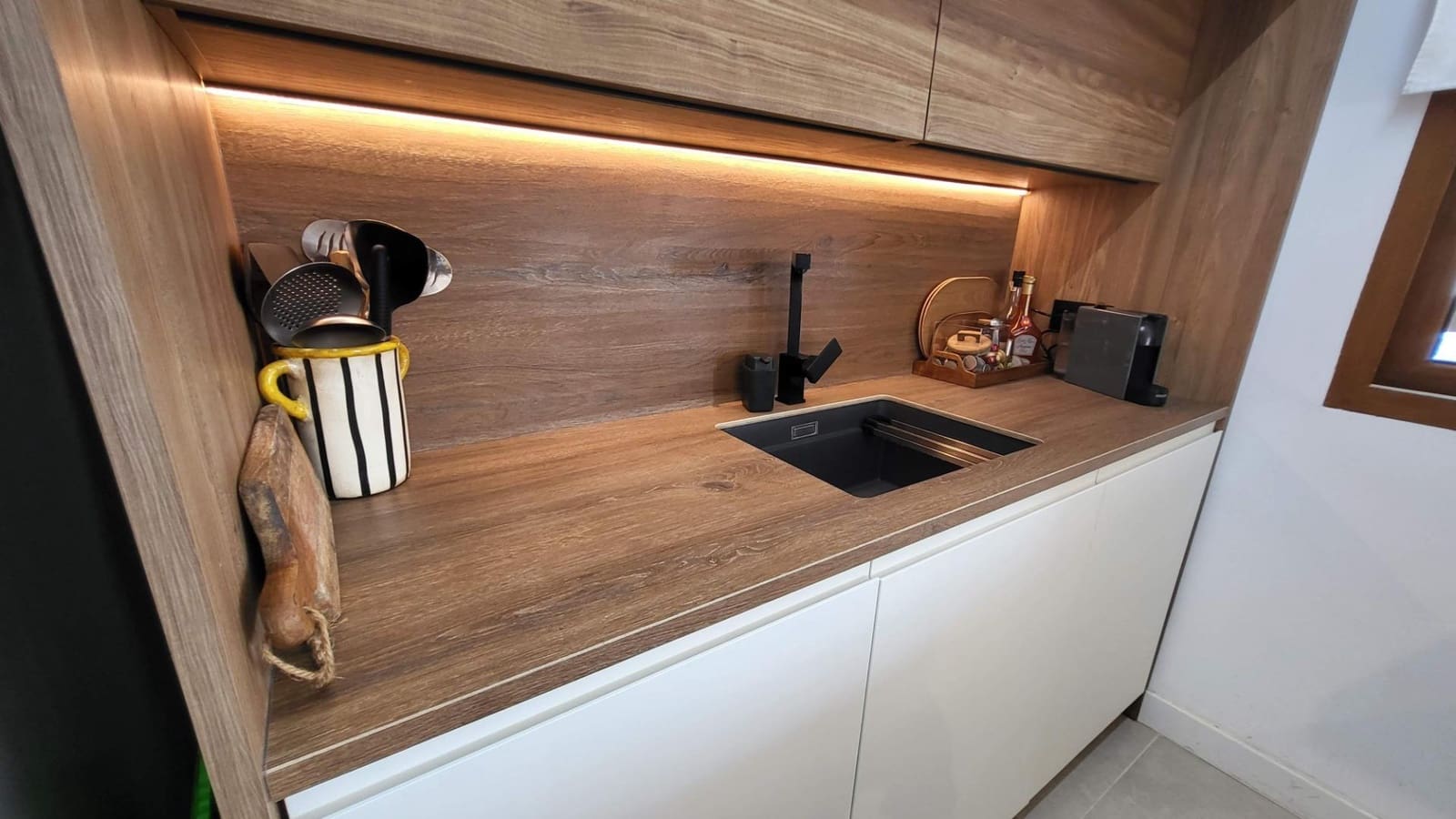 2 soveværelse Lejlighed til salg i Arenales del Sol med swimmingpool - € 340.000 (Ref: 9282225)